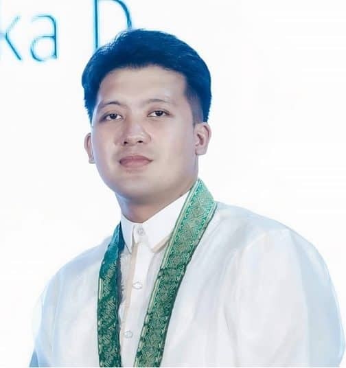 Teacher-Writer Tells Students Not to Take Studies for Granted - Why One of His Students Want to Stop 5 mikee 1024x536 1