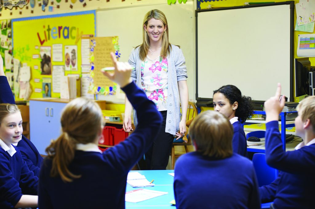 8 Empowering Reasons to Become a Teacher - Learning, Growth 8 teacher 4784917 1280