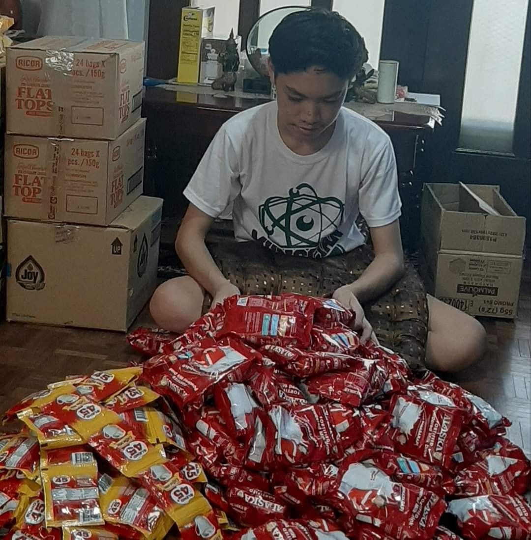 From His P3k Scholar Fund, This Grade 9 Helped 200+ Families - Simple Acts of Kindness Go a Long Way 5 Grade 9 helped 200+ families