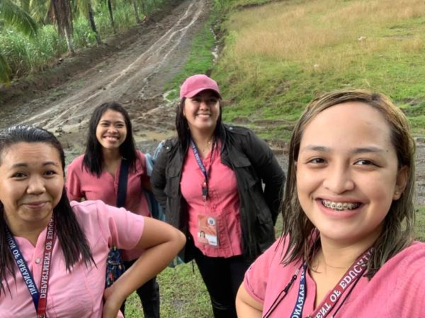 Heroic Educators Go Viral: These Teachers Defy Rain Mud and Virus to Deliver Education 6 Pinay teachers defy rain mud and virus to deliver education