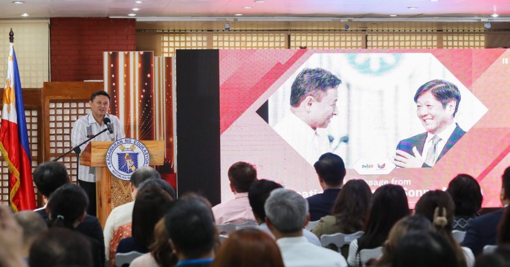 DepEd revolutionizes Philippine Education through AI 6 angara