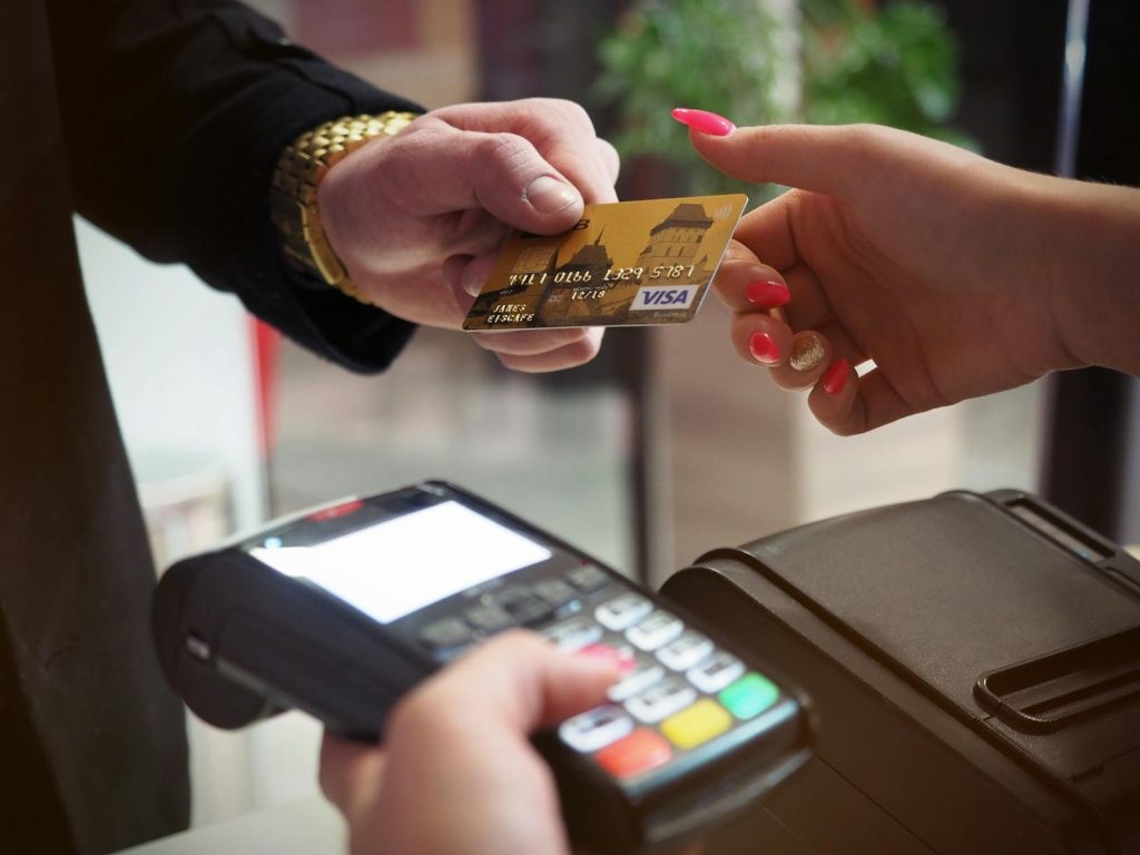6 Insanely Vital Realities re Future Trends in Digital Journalism 6 Close-up of a credit card payment being processed at a POS terminal.
