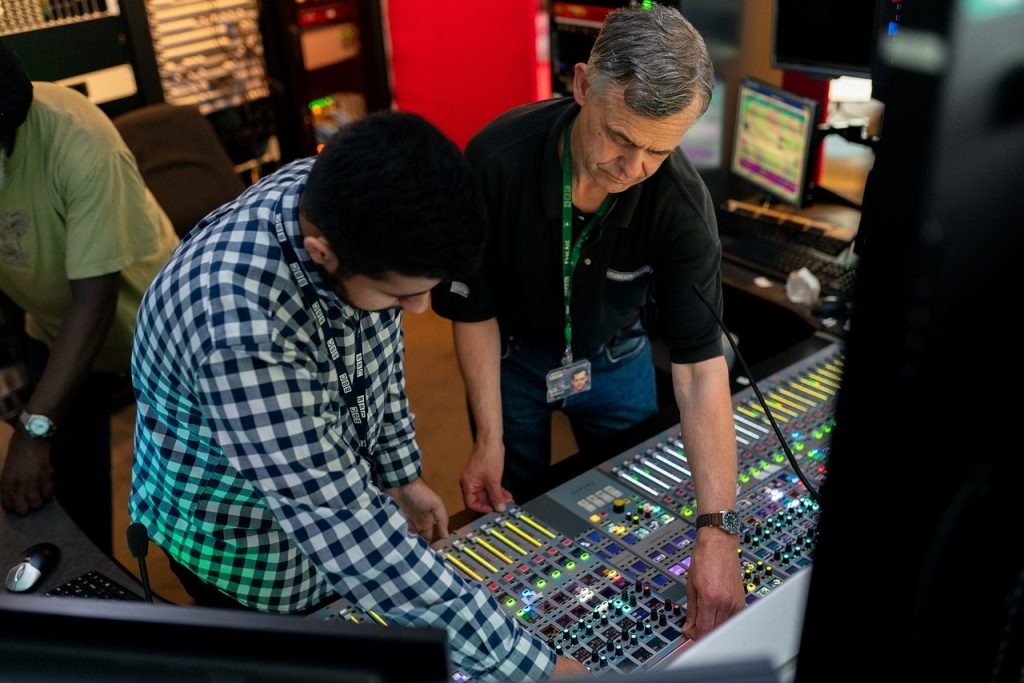 6 Powerful Ingredients for a Perfect TV Broadcasting That You Should Start Implementing Now 5 engineer, engineering, broadcast, broadcast engineer, studio, tech, technology, teamwork, news, tv, tv studio, tv studio, tv studio, tv studio, tv studio, tv studio
