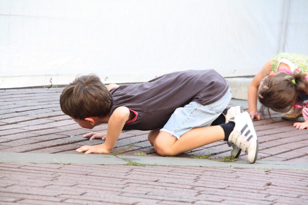 children, curious, kneeling, italy, bergamo, curious, curious, curious, curious, kneeling, kneeling, kneeling, kneeling, kneeling