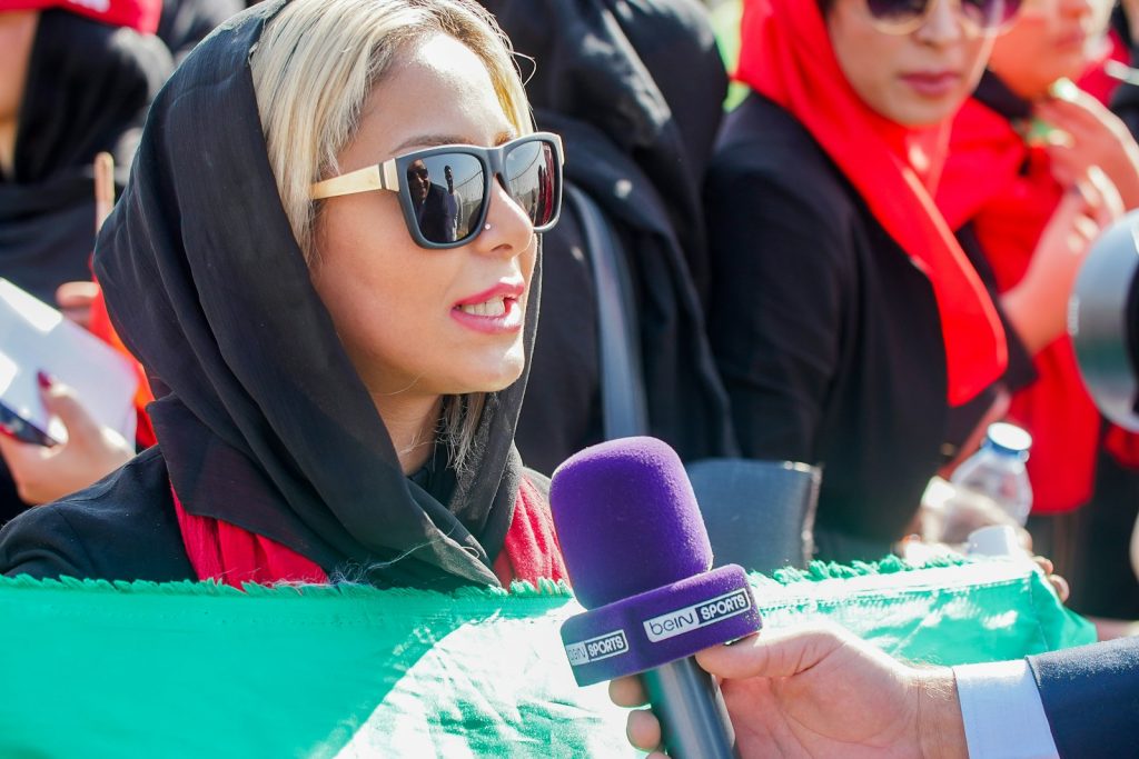 6 Aspects Worth Considering When Pitching Topics for Mobile Journalism, with 3 Examples 7 woman wears black hijab scarf