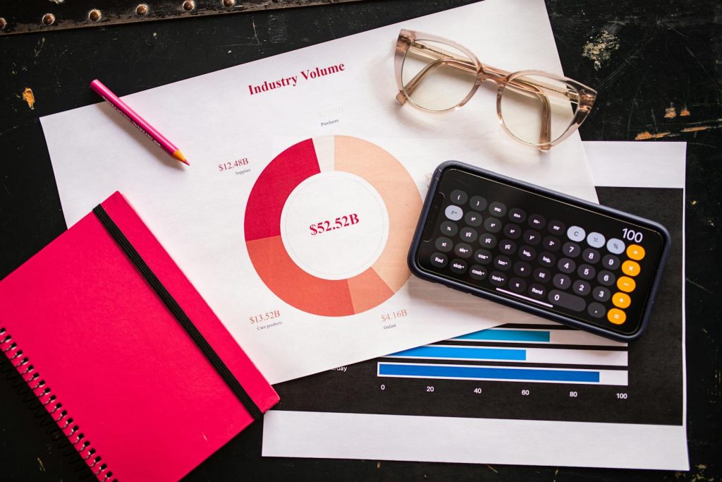 5 Insanely Powerful Strategies You Need to Create an Effective Summary 6 Stock photo of business charts, calculator, and eyeglasses on a desk.